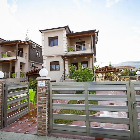 Αmalia Lux Villas Vrasná エクステリア 写真